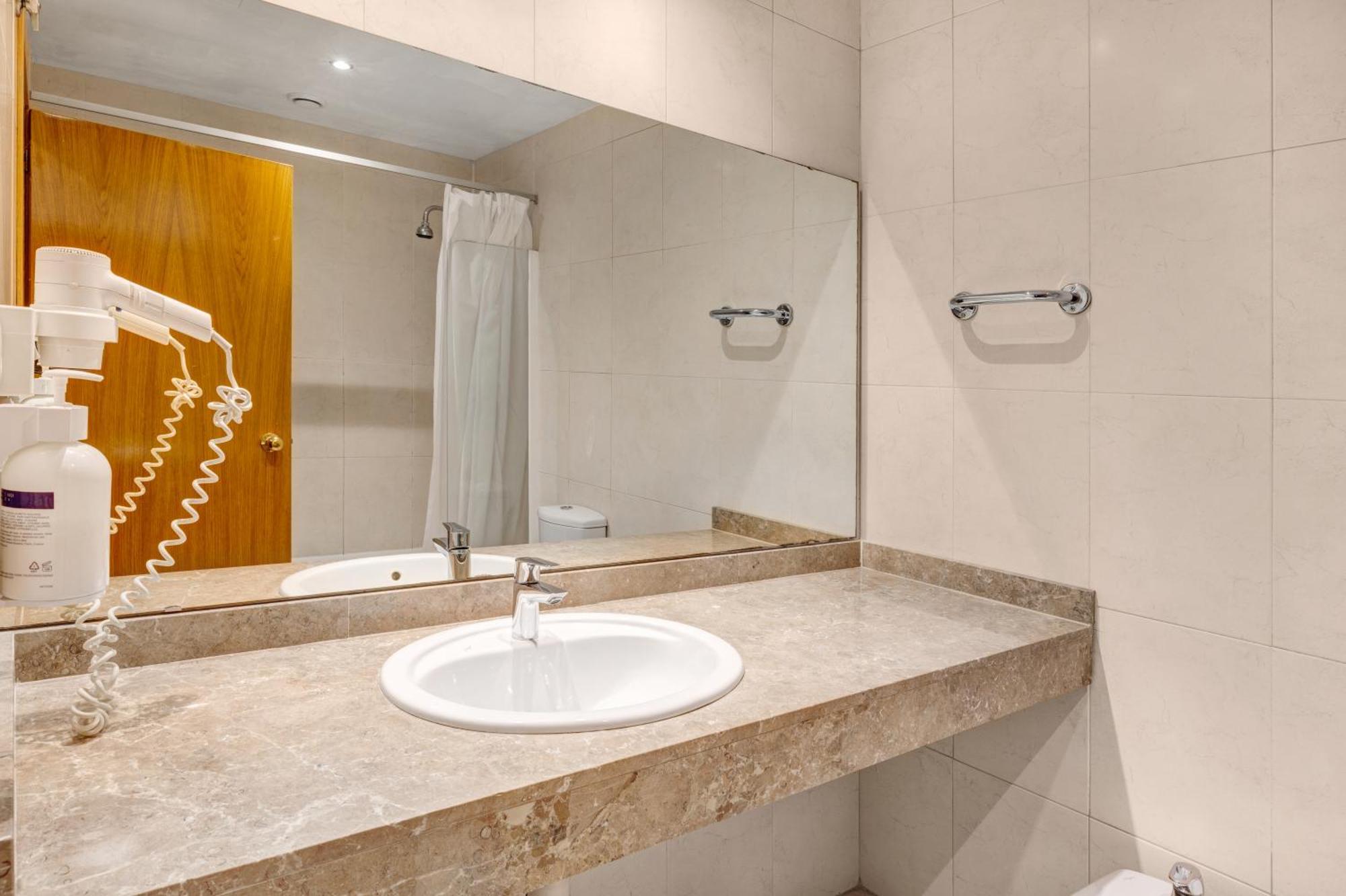 B&B Hotel Barcelona Mollet Porta De Gallecs Mollet del Vallès Εξωτερικό φωτογραφία
