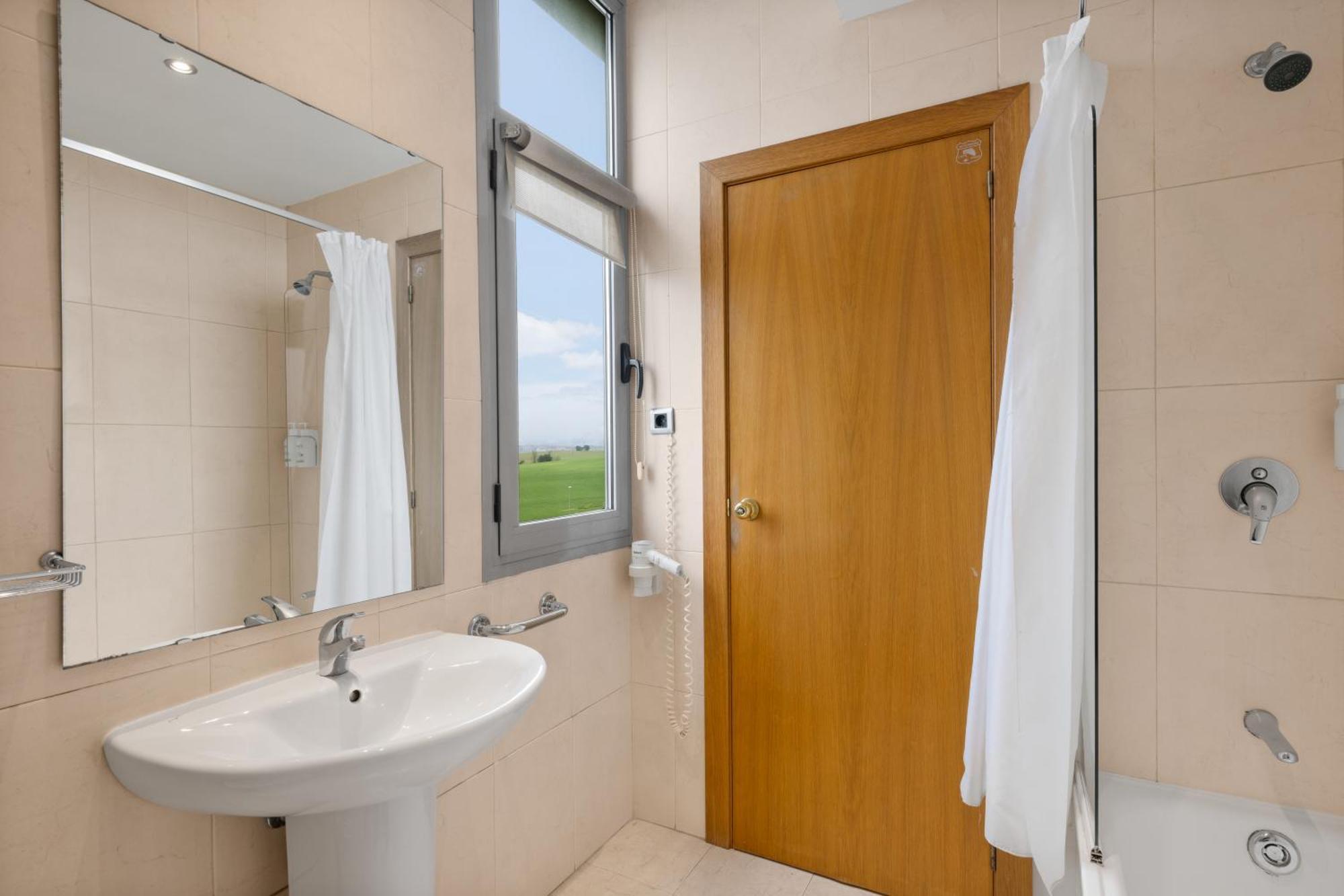B&B Hotel Barcelona Mollet Porta De Gallecs Mollet del Vallès Εξωτερικό φωτογραφία